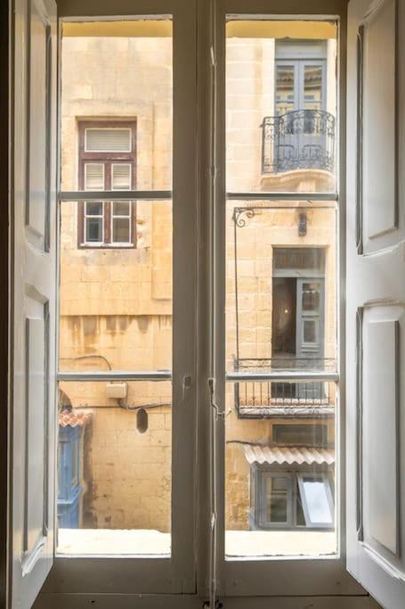 Chic, Stylish & Spacious Flat In Central Valletta Exterior foto