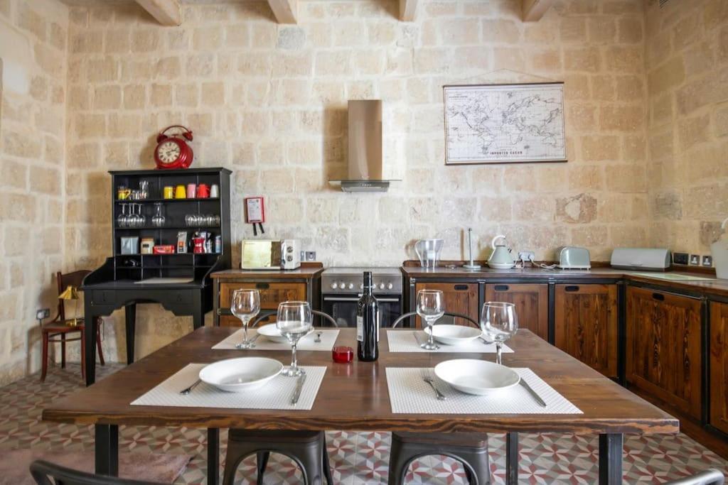 Chic, Stylish & Spacious Flat In Central Valletta Exterior foto
